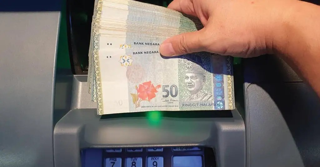 Kesan Bantuan Tambahan RM1000 kepada Komuniti B40 Kesan Bantuan Tambahan RM1000 kepada Komuniti B40