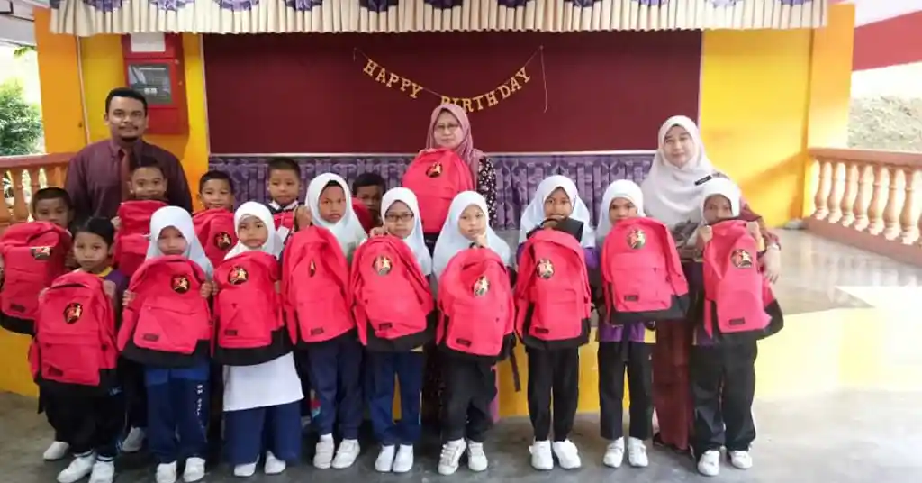 Faedah Bantuan Pakaian Seragam Sekolah Faedah Bantuan Pakaian Seragam Sekolah