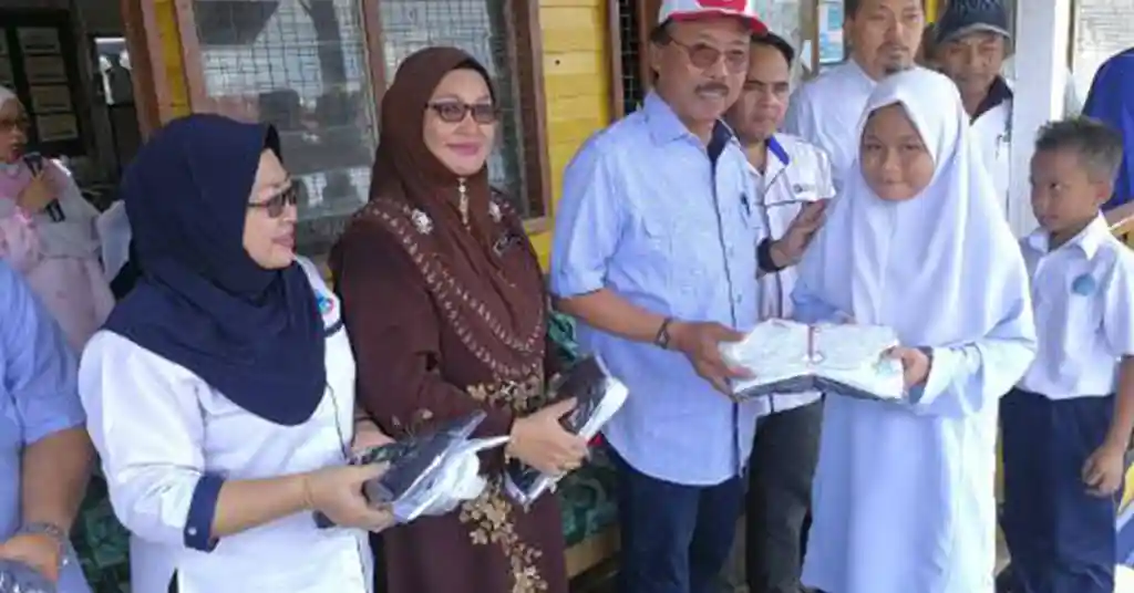 Syarat Bantuan Pakaian Seragam Sekolah Syarat Bantuan Pakaian Seragam Sekolah