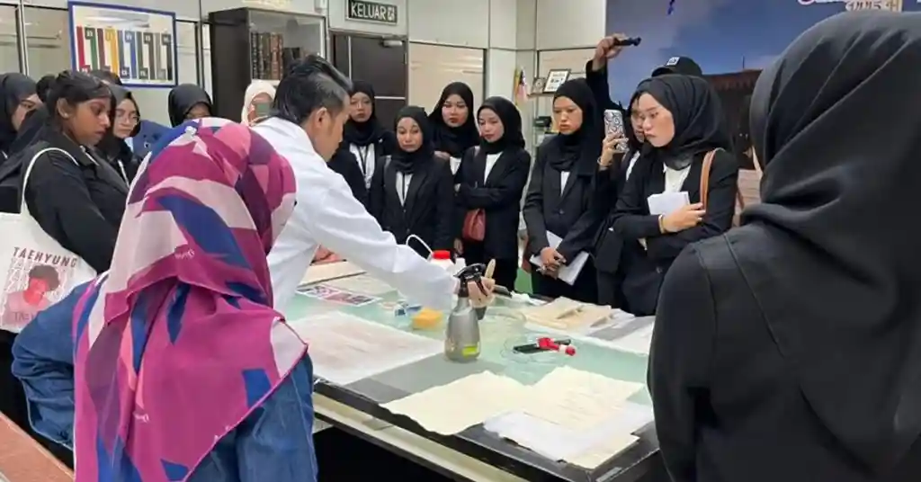 Syarat Kelayakan Bantuan Pendidikan Dermasiswa B40 Syarat Kelayakan Bantuan Pendidikan Dermasiswa B40